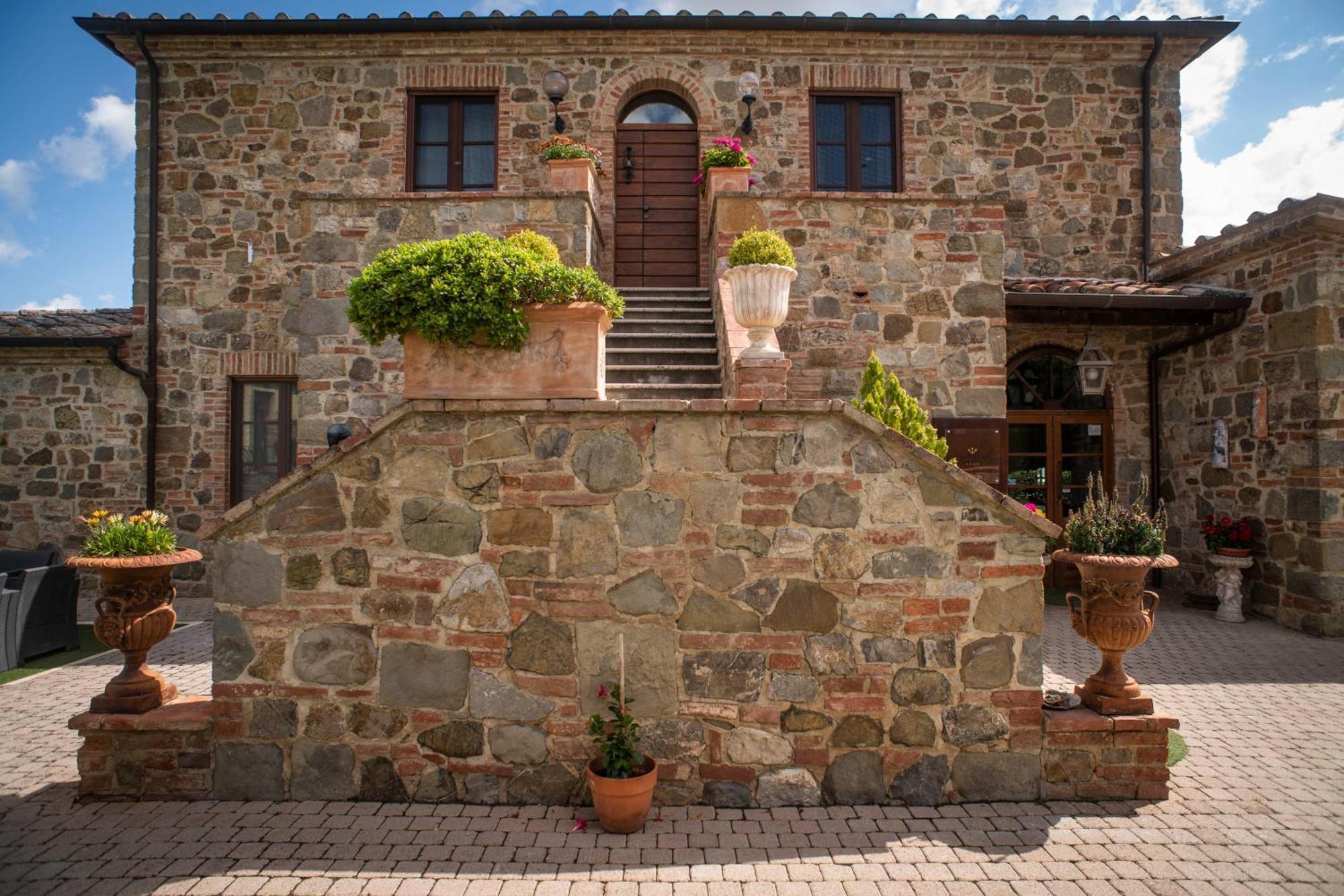 Poggio Paradiso Resort & Spa Montefollonico Exterior foto